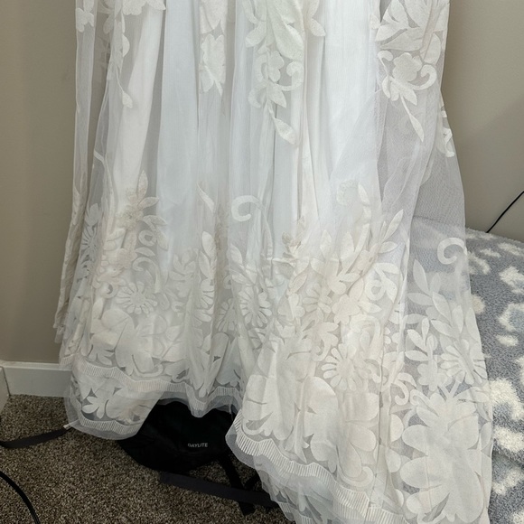 LUXXEL White/ivory Floral Dress. - Picture 2 of 7